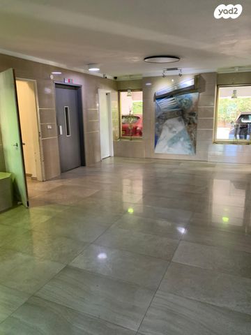 דירה, הפרדס הראשון, כצנלסון, ראשון לציון