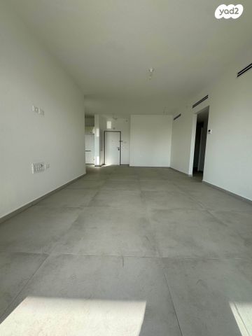 דירה, משה דיין, אפרידר, אשקלון