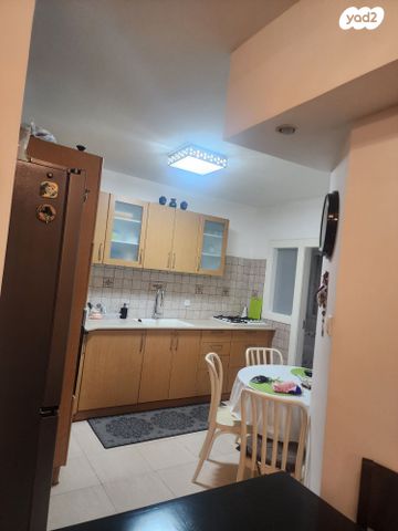 דירה, ניסן טורצ'ין, יהוד מונוסון