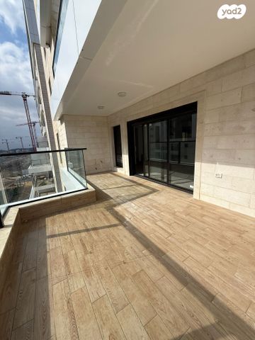 דירה, הרב ישראל גרוסמן, שאר העיר, בית שמש