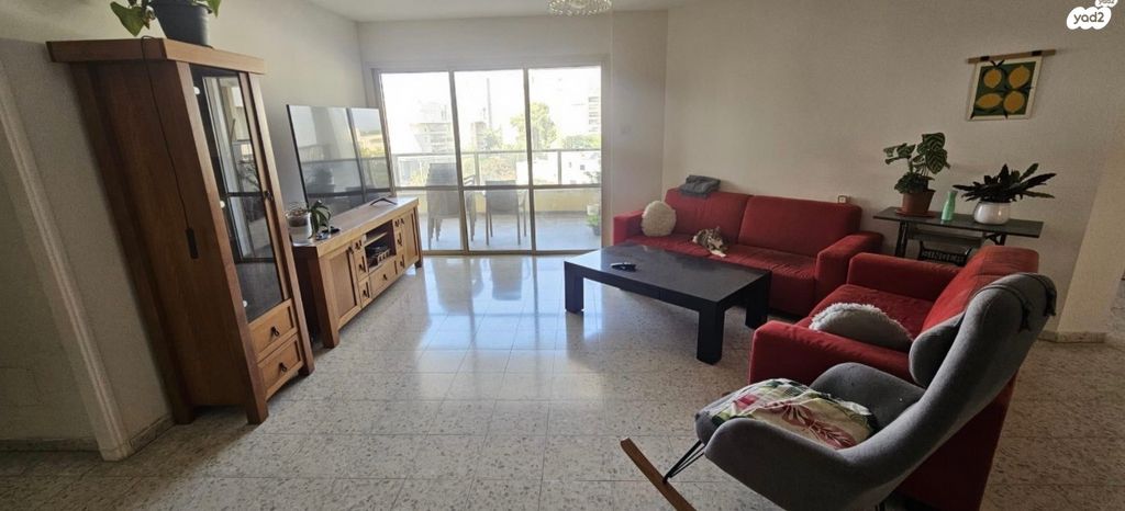 דירה, מנחם בגין 18, נווה גנים, קרית מוצקין