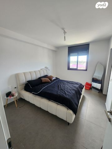 דירה, רפאל איתן, נאות שמיר, רמלה