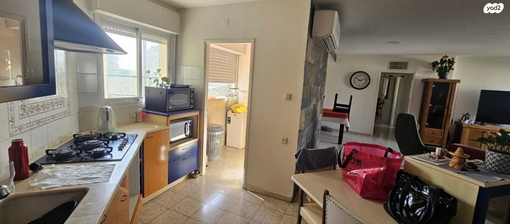 דירה, מנחם בגין 18, נווה גנים, קרית מוצקין