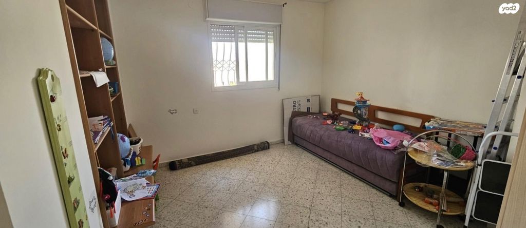 דירה, מנחם בגין 18, נווה גנים, קרית מוצקין