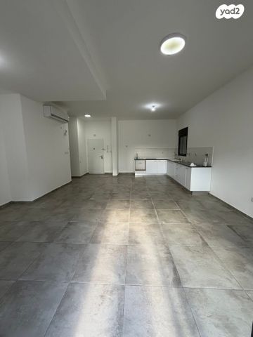 דירת גן, נתיבות