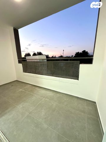 דירה, האיילון, גני יער, לוד