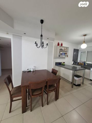 דירת גן, שדרות בגין, נוף הדר, כפר יונה