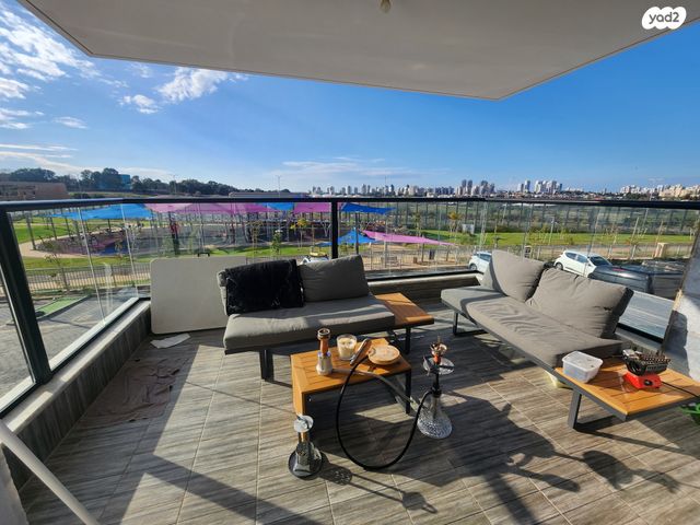 דירה, רפאל איתן, נאות שמיר, רמלה