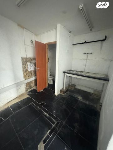 חנויות/ שטח מסחרי, אלנבי 35, לב תל אביב, לב העיר צפון, תל אביב יפו