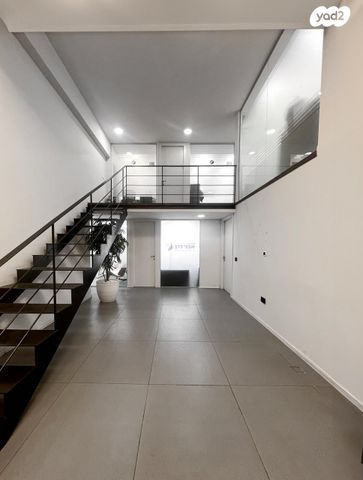 משרדים, סוקולוב 67, גולן, רמת השרון