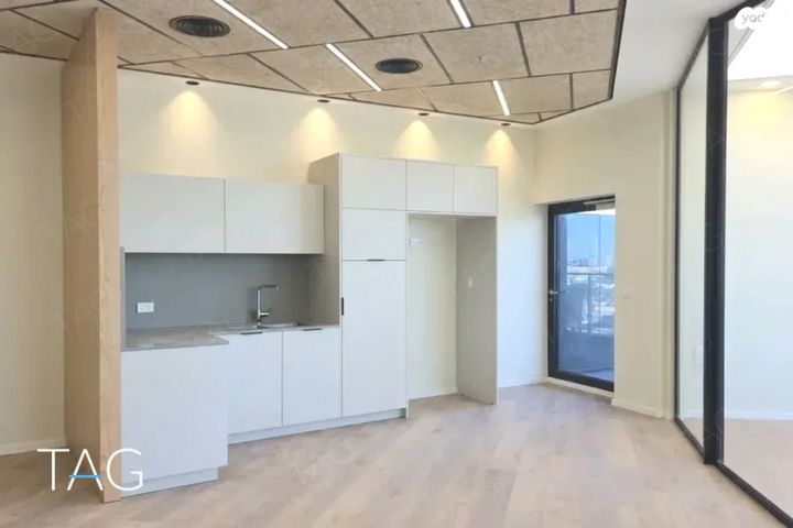 משרדים, דרך מנחם בגין 13, רמת גן