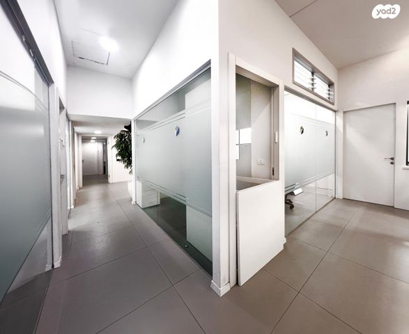 משרדים, סוקולוב 67, גולן, רמת השרון