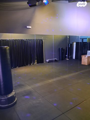 חנויות/ שטח מסחרי, אורט ישראל, אזור תעשיה, בת ים