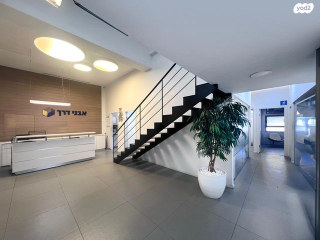 משרדים, סוקולוב 67, גולן, רמת השרון