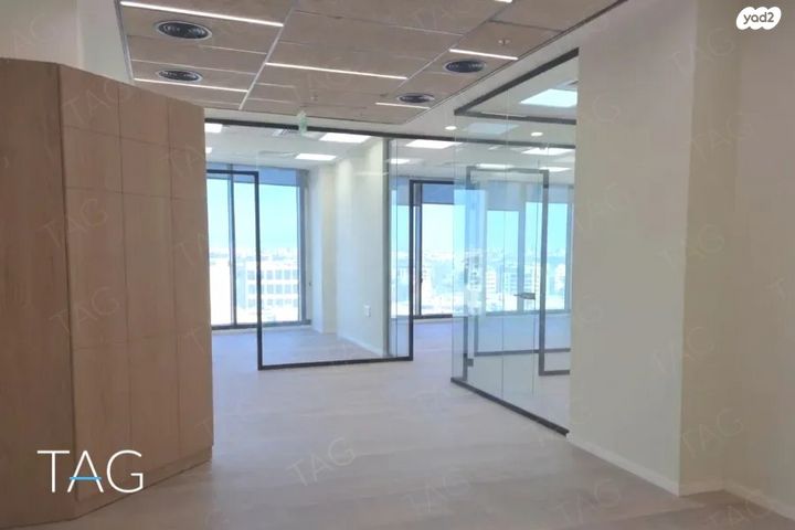 משרדים, דרך מנחם בגין 13, רמת גן