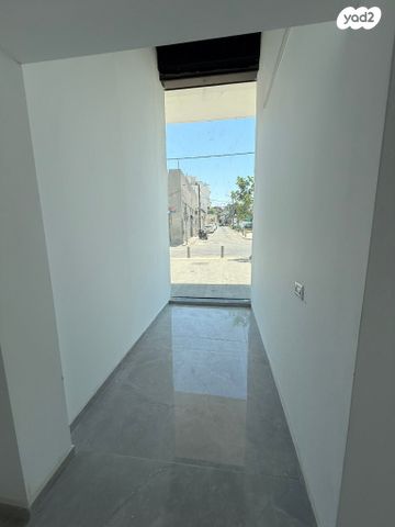 חנויות/ שטח מסחרי, הכובשים, כרם התימנים, תל אביב יפו