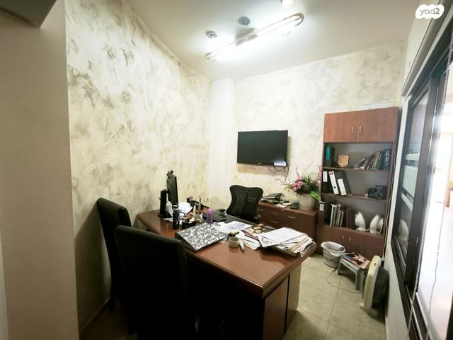 משרדים, הרב עוזיאל 6, חולון