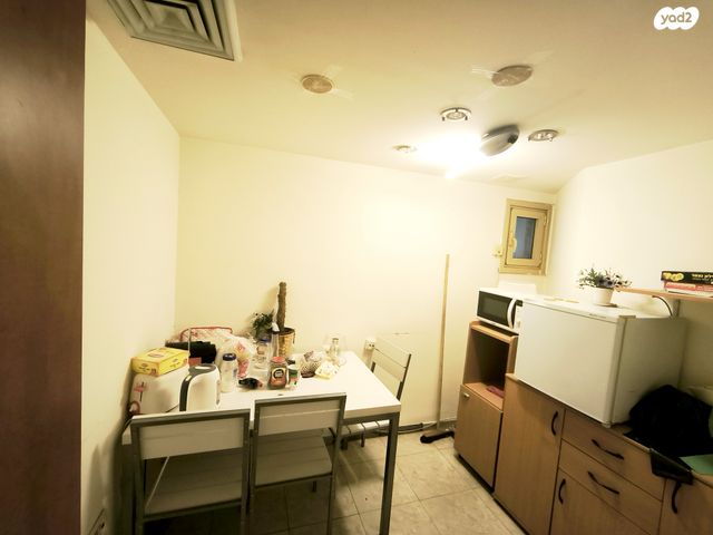 משרדים, הרב עוזיאל 6, חולון