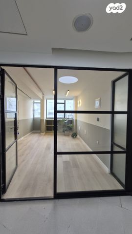 דרך מנחם בגין 74