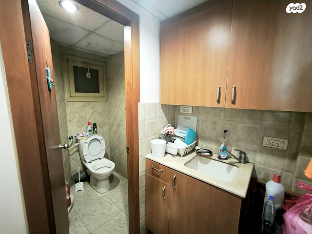 משרדים, הרב עוזיאל 6, חולון