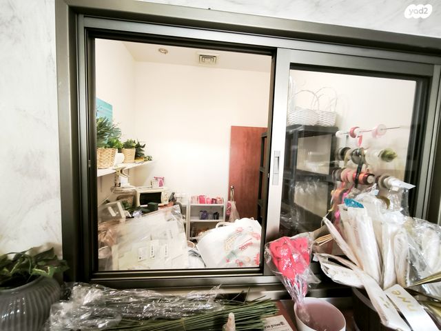 משרדים, הרב עוזיאל 6, חולון