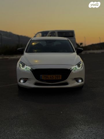 מודעת רכב מאזדה 3