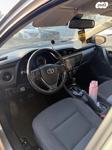 מודעת רכב טויוטה קורולה