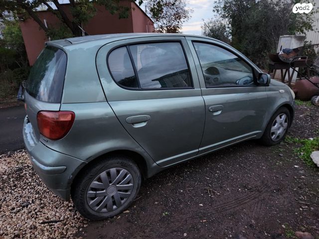 טויוטה יאריס