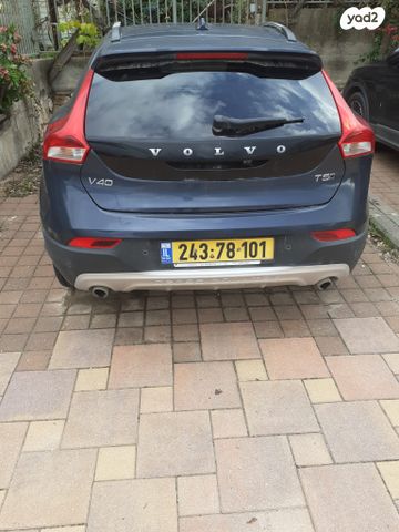 וולוו V40