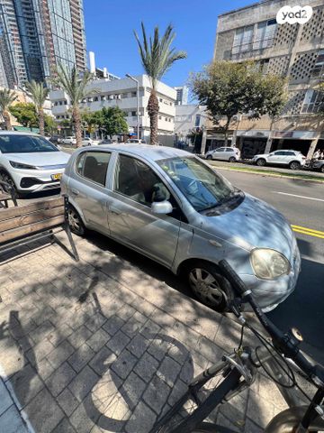 טויוטה יאריס