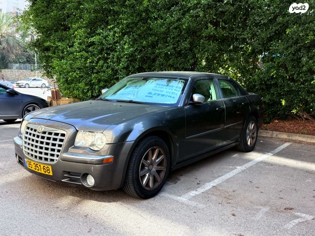מודעת רכב קרייזלר 300