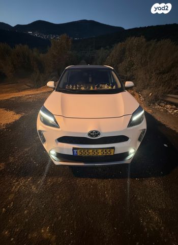 מודעת רכב טויוטה יאריס קרוס