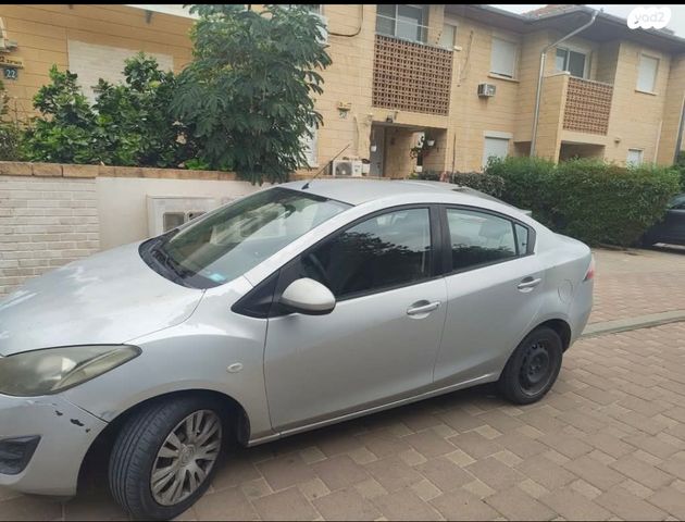 מודעת רכב מאזדה 2