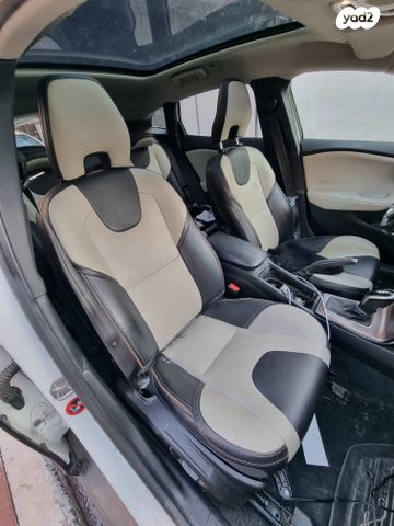 מודעת רכב וולוו V40