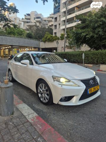 מודעת רכב לקסוס IS
