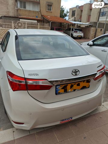 טויוטה קורולה