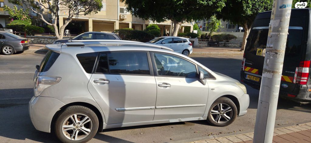 מודעת רכב טויוטה ורסו