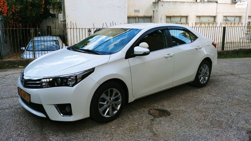 טויוטה קורולה