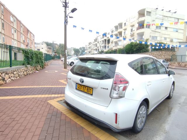 טויוטה פריוס פלוס