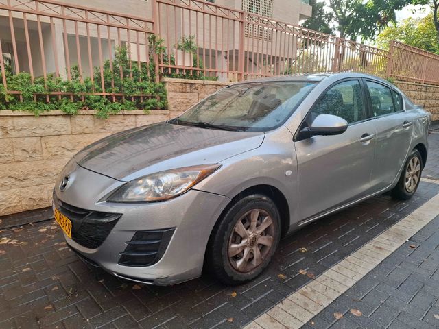 מודעת רכב מאזדה 3