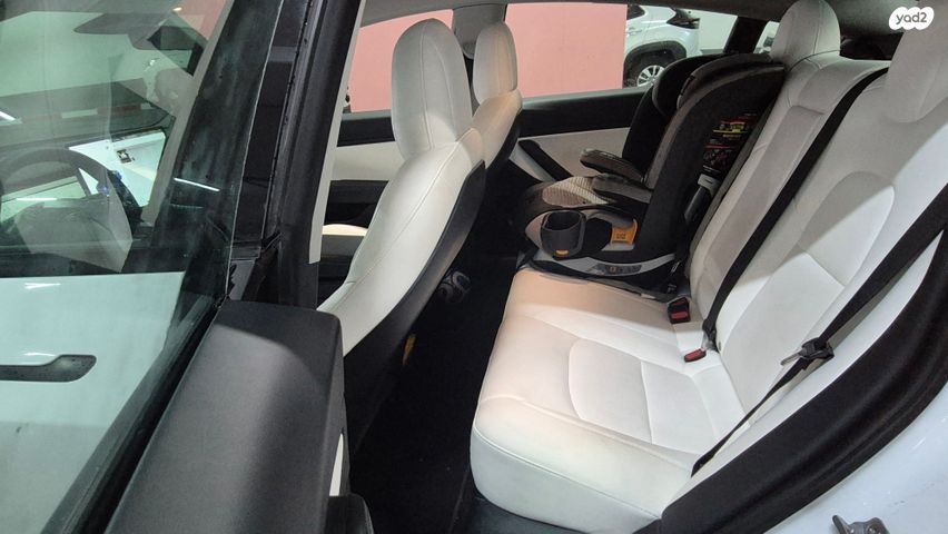 מודעת רכב טסלה מודל 3