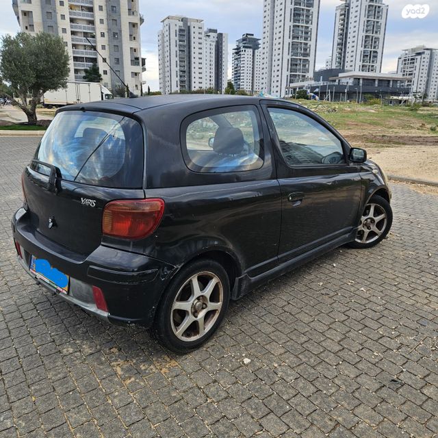 טויוטה יאריס