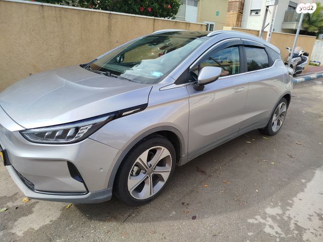 מודעת רכב ג׳ילי Geometry C