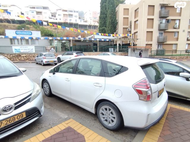 טויוטה פריוס פלוס