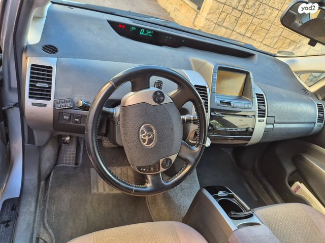 טויוטה פריוס