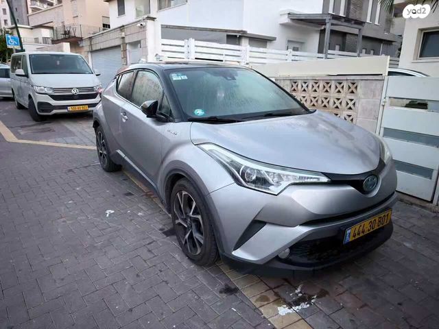 מודעת רכב טויוטה C-HR