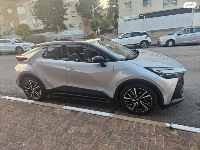 מודעת רכב טויוטה C-HR