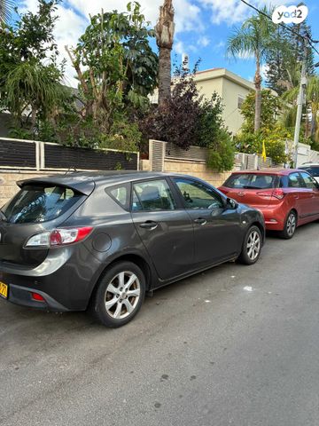 מודעת רכב מאזדה 3