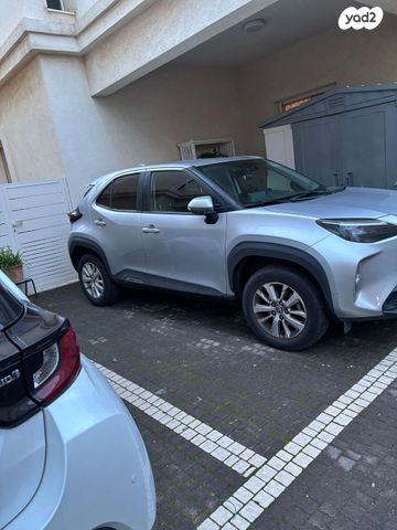 מודעת רכב טויוטה יאריס קרוס