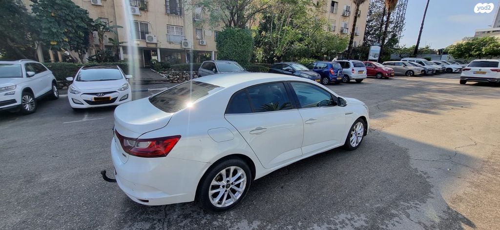 רנו מגאן